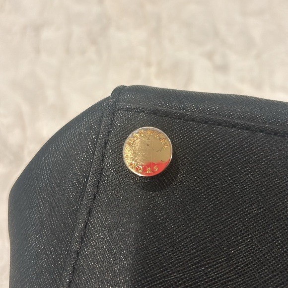 Michael Kors Jet Set Saffiano Leather Crossbody  Purse Shoulder Bag  Black Gold - Picture 12 of 13